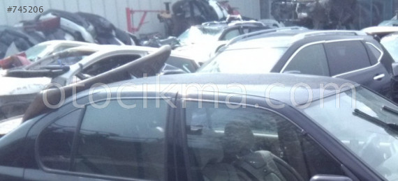 2000 MODEL NİSSAN PRİMERA 1.8 TAVAN KESME.