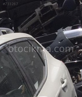 2016 Model Nissan Qashgai 1.5 çıkma sol arka kapı camı.