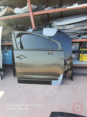 peugeot 3008 2012 2014  sağ  ön kapı sefalılar oto cıkma