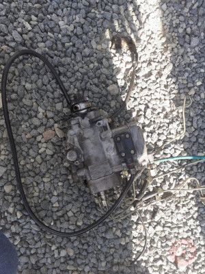 Mercedes sprinter 412 5v piston turbolu çıkma  mazot pompası