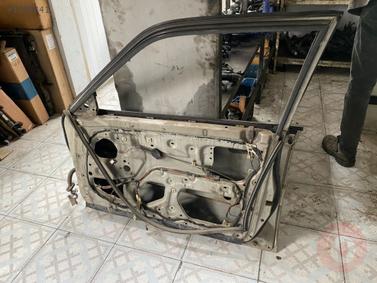 MAZDA 626 SAĞ ÖN KAPI ORJİNAL ÇIKMA TEMİZ 1988-1992 MODEL