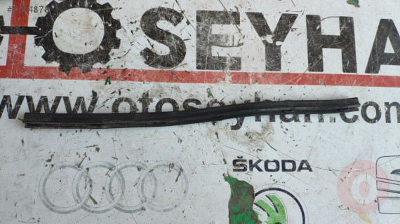 1T0823708A vw caddy 2007 sağ kaput lastiği kısa