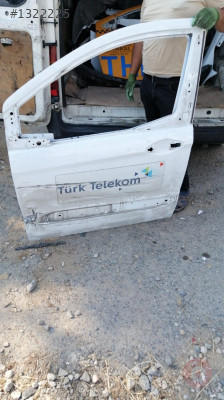 FORD COURİER SOL ÖN KAPI BEYAZ ÇIKMA ORİJİNAL