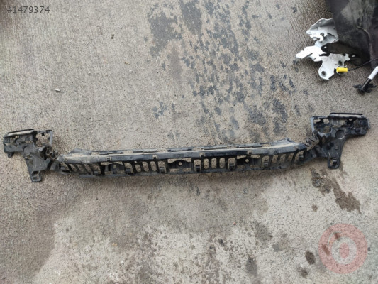 BMW 4 Serisi F32 F82 Arka Tampon Orta Braket 2015 2019 51127