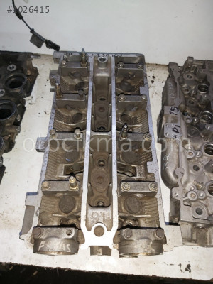 FORD FOCUS 3 1.6 BENZİNLİ SİLİNDİR KAPAĞI ÇIKMA PARÇA