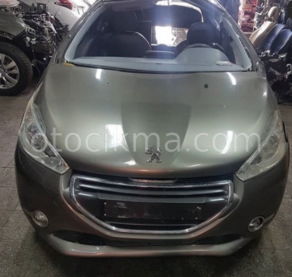 Peugeot  208 kaput  çıkma hatasız