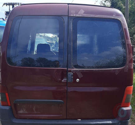 2000 peugeot partner 1.9 çıkma bagaj kapısı takımı