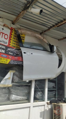 Suzuki swift 2015 model sag ön kapı dolu çıkma