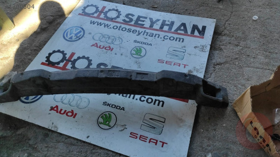 52611-02390 2017 toyota corolla ön tampon darbe emici köpük