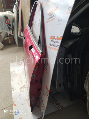 Mazda 3 sağ ön kapı