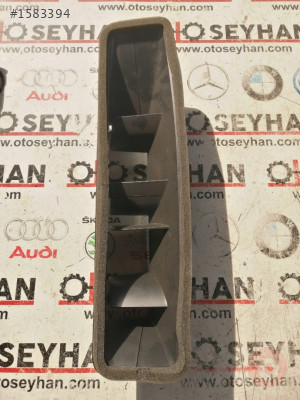 8V1858431 audi a3 2020 göğüs üst ön cam hava dagıtım kanalı