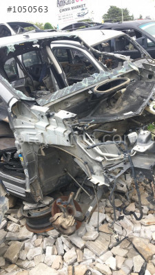 citroen berlingo kesme sağ ön çamurluk