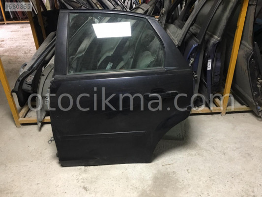 2011 Ford focus  2 çıkma sol arka kapı dolu hatasız