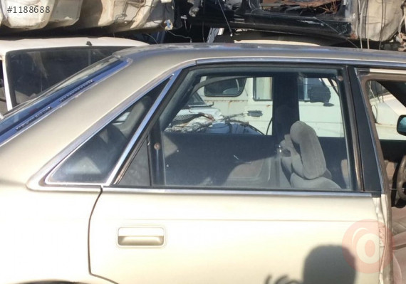 1992 model mazda 626 çıkma sağ arka kapı camı
