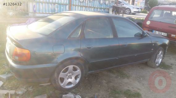 AUDİ A4 BAGAJ KAPAĞI ÇIKMA