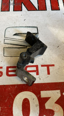 8W0831404A audi a4 2017 sağ ön kapı alt menteşesi