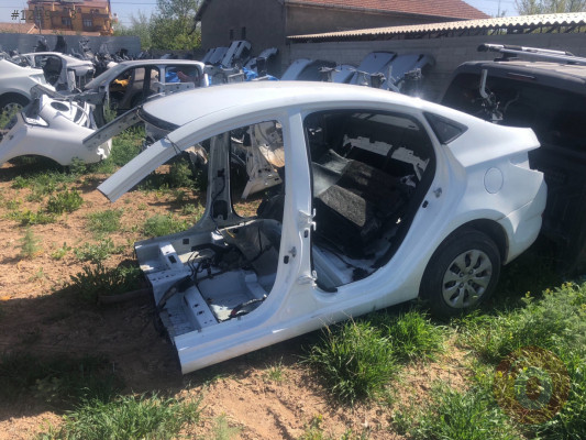 Hyundai blue tavan arka dolu boş