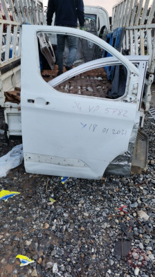FORD CUSTOM SAĞ ÖN KAPI BEYAZ ÇIKMA ORİJİNAL