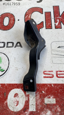 toyota corolla 2008 ön cam alt bağlantı demiri