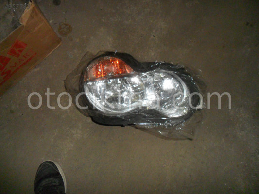 MERCEDES SAĞ ÖN FAR MERCEDES 203 KASA 03 07