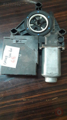 1K0959793J VOLKSWAGEN CADDY SOL ÖN CAM KALDIRMA MOTOR