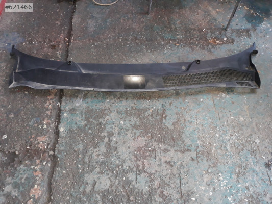 Opel corsa d ön cam ızgarası