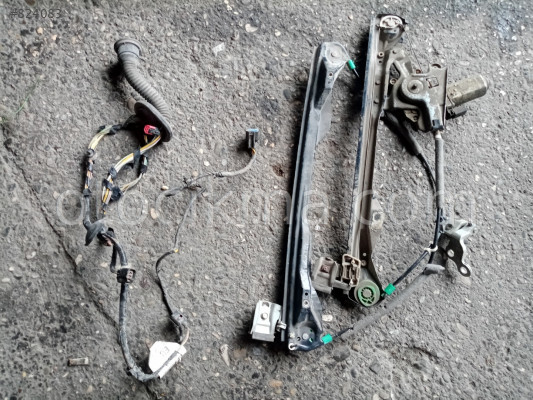 ford focus sağ ön kapı kirikosu ve tesisatı 2001 2004