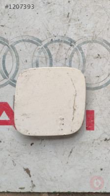 52127-02450 toyota corolla e180 ön çeki demiri kapağı
