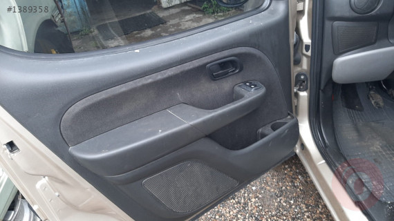 2011 fiat doblo 1.3 sökme sol ön kapı döşemesi