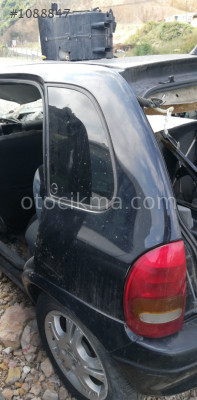 opel corsa b hb  sol arka kesme çamurluk