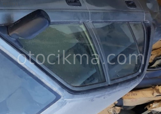 1992 TOYOTA COROLLA HATASIZ SAĞ TAKIM KAPI CAMI.