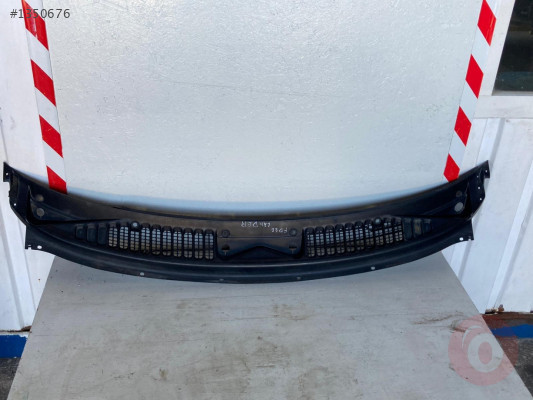 FREELANDER 1 ÖN CAM IZGARASI ÇIKMA ORJİNAL MONTECAR
