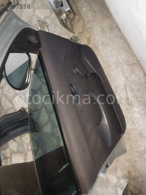 Fiat albea sol ön kapıdöşemesi hatasız orjinal çıkma