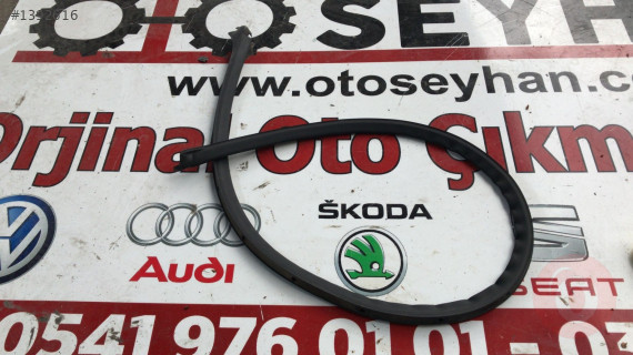 5G6839699D vw golf 7 sol arka kapı alt toz lastiği