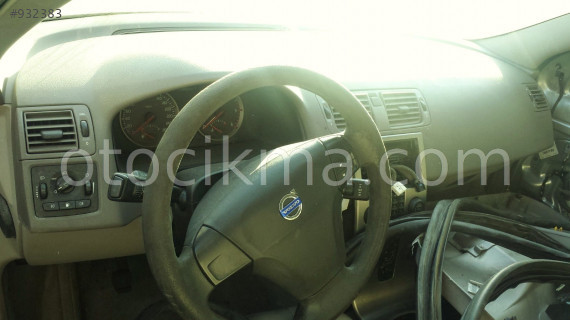 ÇIKMA 2005 VOLVO V50 GÖĞÜSLÜK.
