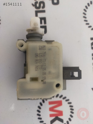 OCTAVİA YAKIT DEPOSU KAPAK MOTORU 1Z0810773