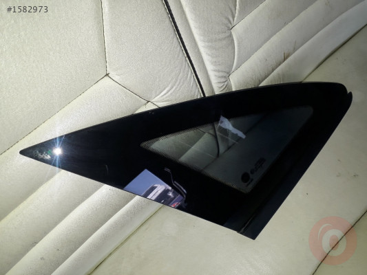 Fiat linea sağ arka kelebek cam