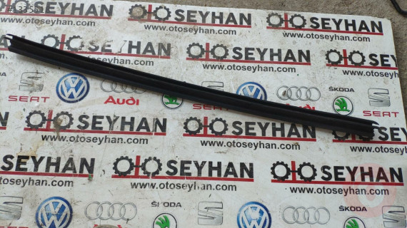 8W0839480 audi a4 2017 sağ arka kapı iç cam sıyırıcı fitil
