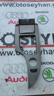 52850610 528506 bmw 5 serisi e60 e61 orta konsol kaplaması