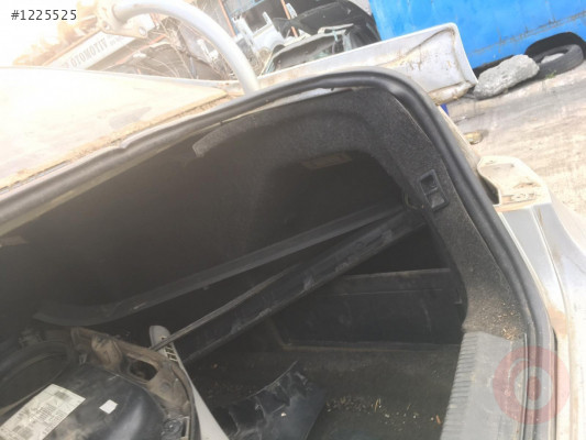 Volkswagen Passat B6 Bagaj döşemesi orjinal çıkma