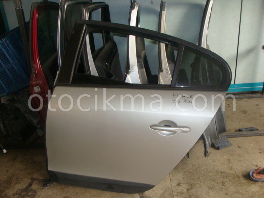 RENAULT FLUENCE SOL ARKA KAPI GÜÇMANLAR OTO