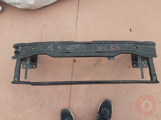 AUDİ A3 ön tampon demiri sefalılar oto cıkma