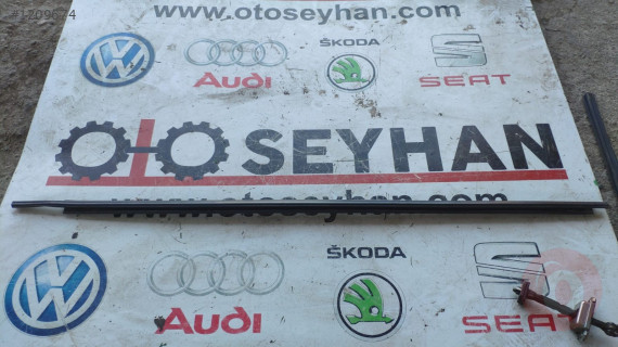 toyota corolla e180 sağ ön kapı dış sıyırıcı fitil