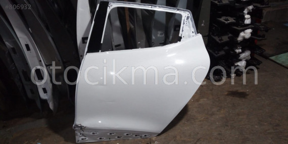 Renault Clio 4 çıkma orjinal sol arka kapı ve diğer parçalar