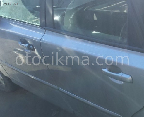 2005 VOLVO V50 ORİJİNAL SOL TAKIM KAPI KOLU.
