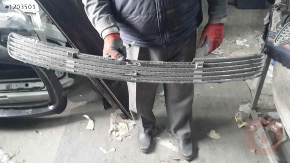 203 C SERİSİ KAPUT IZGARASI MERCEDES ORJİNAL ÇIKMA PARÇA