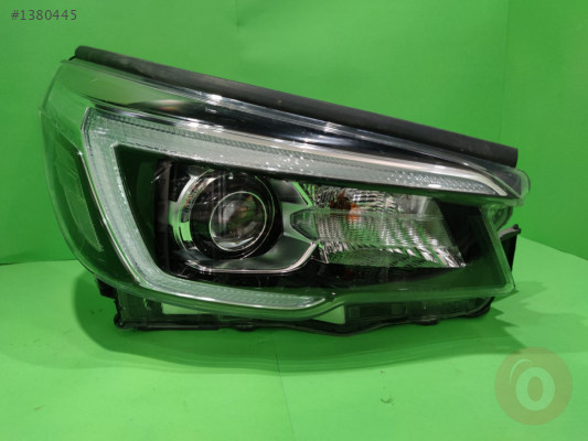 Subaru Forester Sağ Far