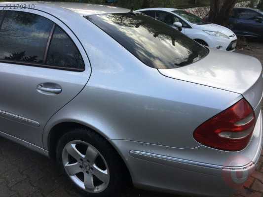 MERCEDES E220 CDİ SOL ARKA ÇAMURLUK ÇIKMA ORJİNAL PARÇA