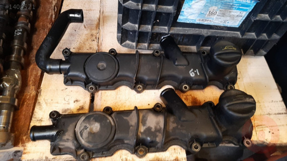 peugeot partner 1.9 çıkma külbütör üst kapağı plastik