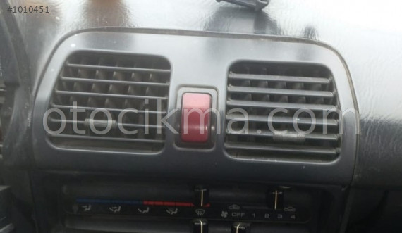 1993 model mazda 323 jb çıkma orta menfezler